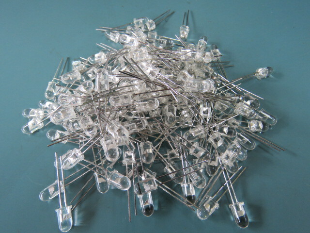 TOSHIBA TLYH156P Qty of 100 per Lot Yellow water clear round LED; 20 mA