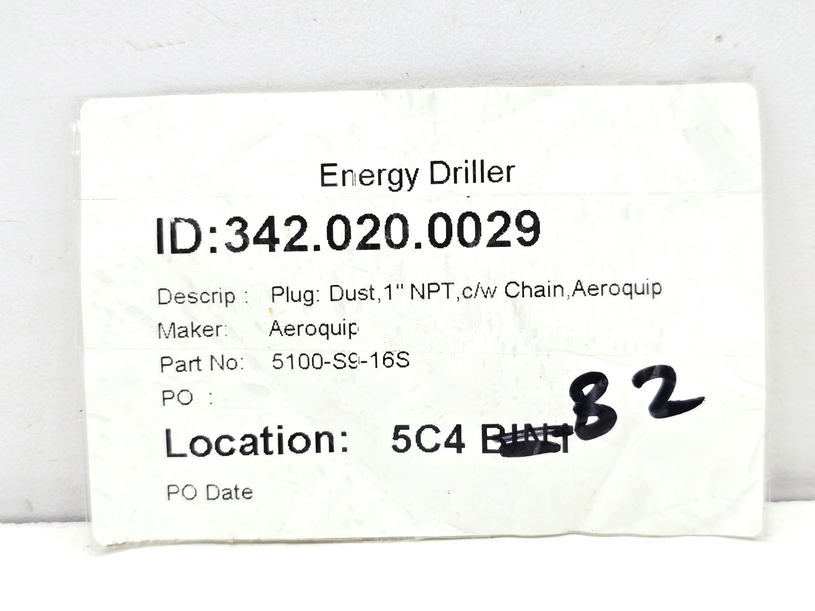 Aeroquip 5100-S9-16S 1″ NPT,c/w Dustplug & Chain LOT OF 4