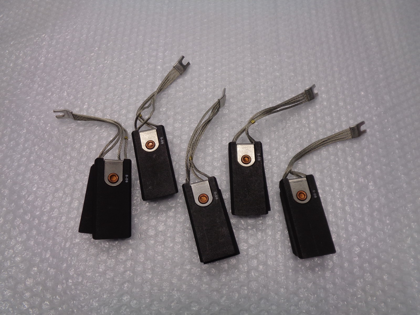 SOUTH LAND CARBON GE1090 CARBON BRUSH LOT OF 5 NSNP