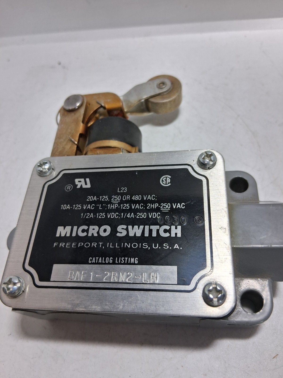 HONEYWELL BAF1 2RN2-LH LIMIT SWITCH 20A 125/250 OR 480VAC ROLLER ACTUATOR NNB