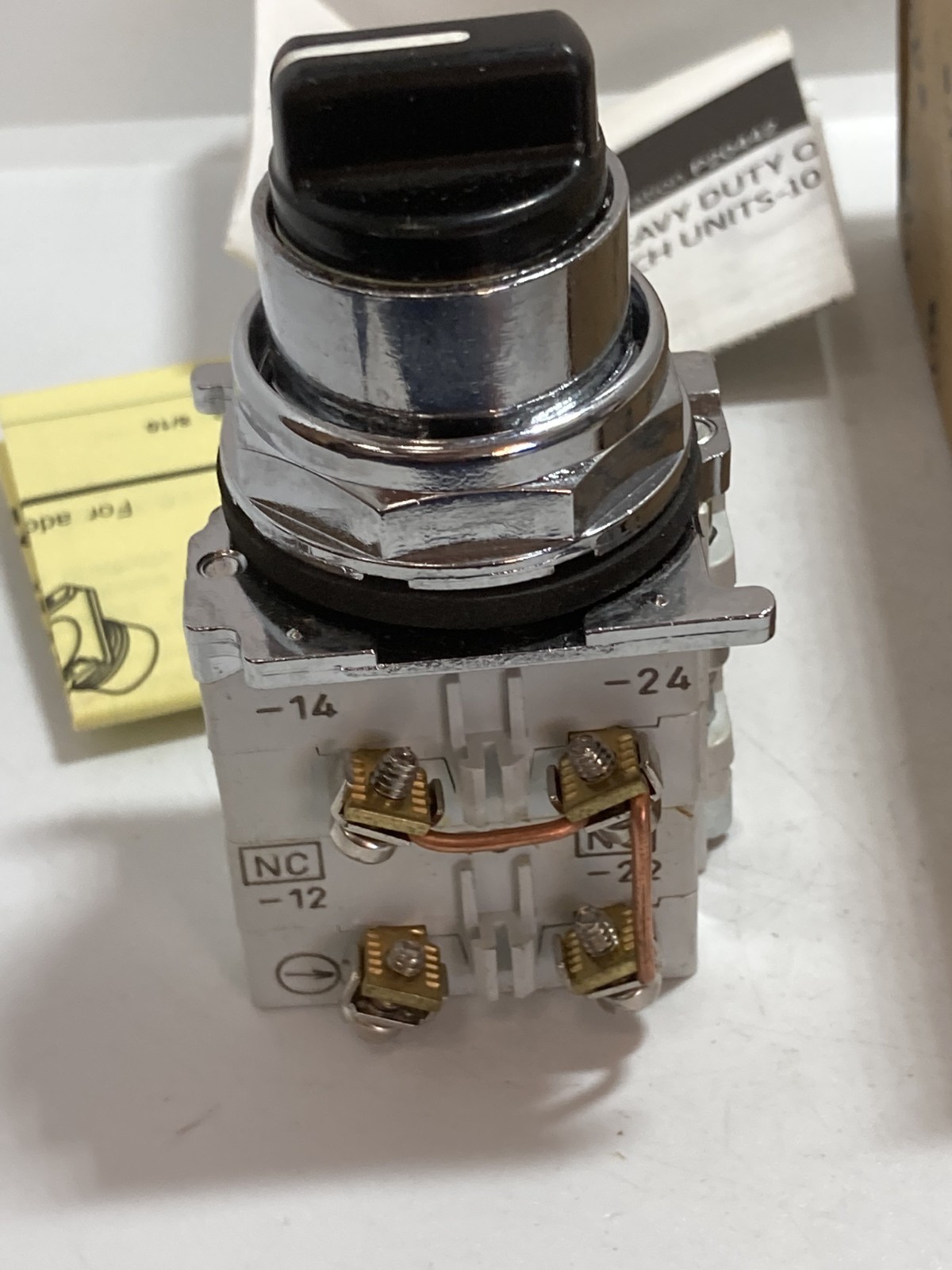 EATON 10250T22KB PUSHBUTTON SELECTOR SWITCH 3 POS 2NO/2NC SER B1 NIB
