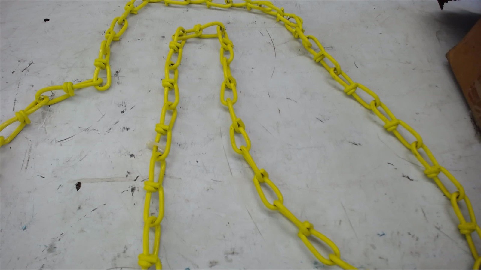 Lot Of 20 — 2-6 Ft Long Plastic Coated Chain