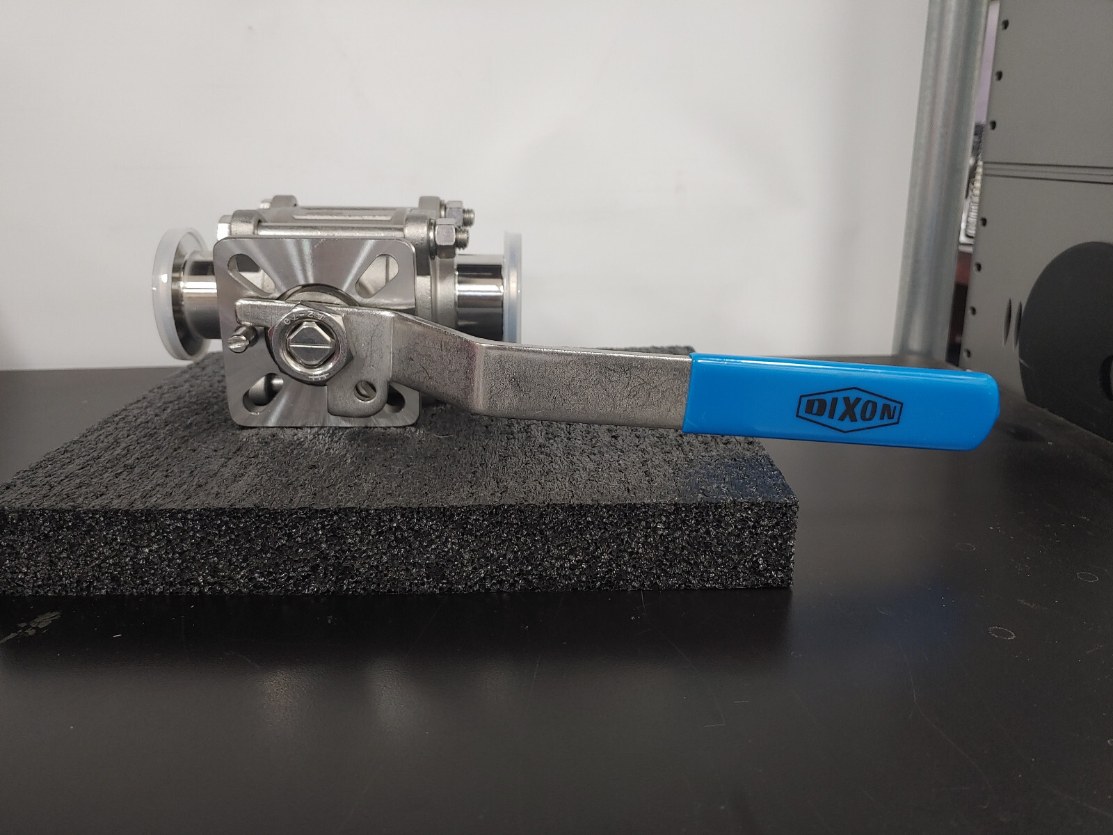 DIXON 1 1/2″-CF8M 1000WOG Stainless Steel Ball Valve