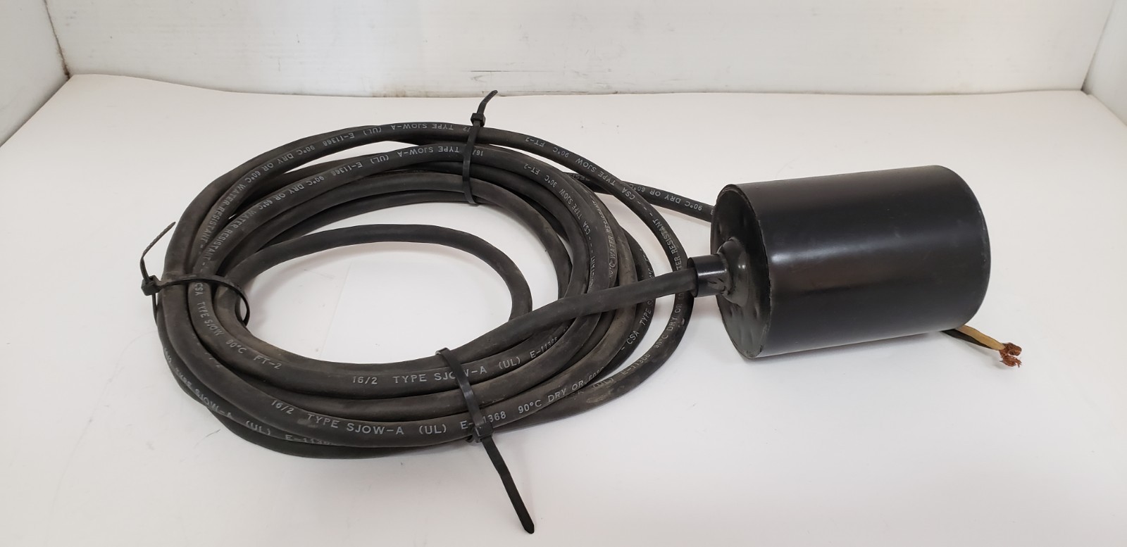 C.S.H. MECHANICAL FLOAT SWITCH WITH 16/2 TYPE SJOW-A CORD
