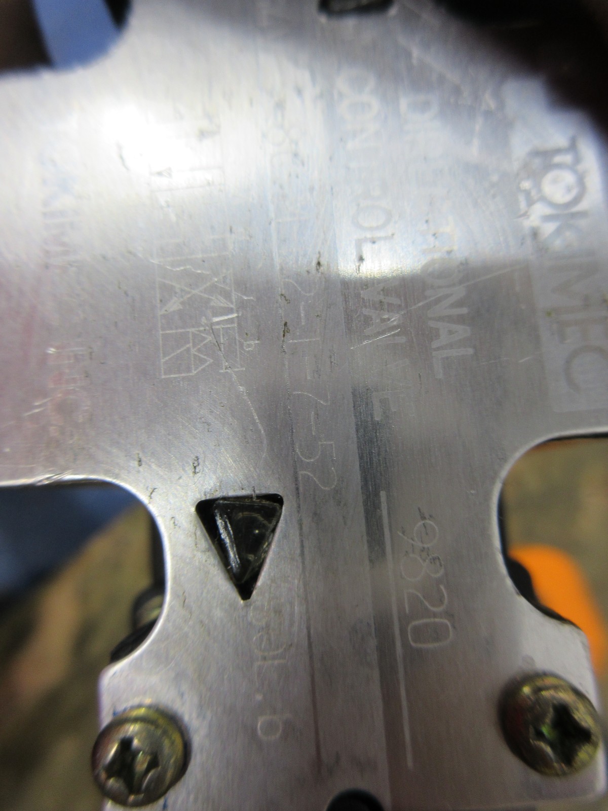 MATSUURA MC-1000VGX CNC MILL DG4V-3-8C-M-P2-T-7-52 TOKYO KEIKI VALVE