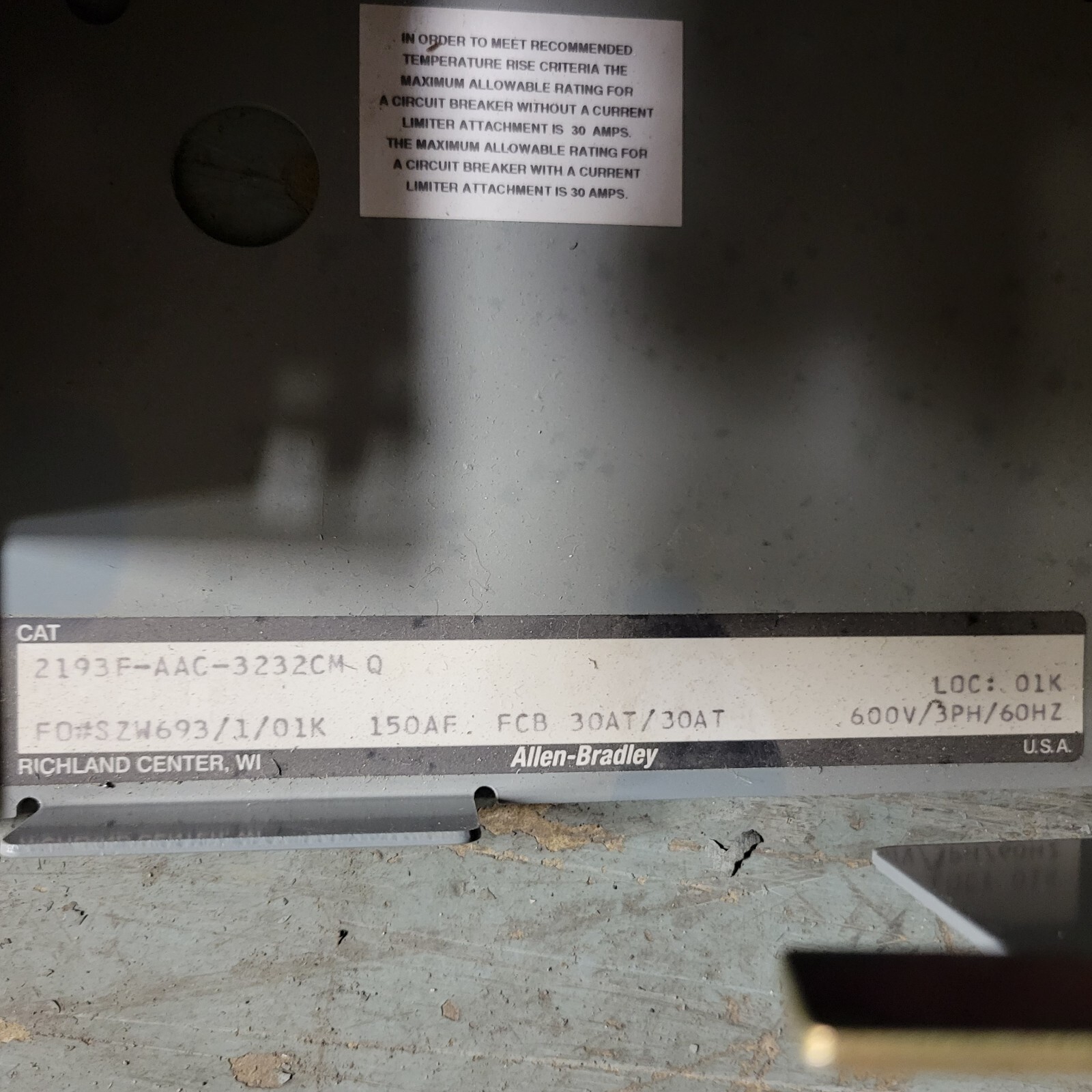 ALLEN BRADLEY 2193F-AAC-3232CM Q: 600 VOLT 3PH. DUAL HFD3030L BREAKERS MCC FEED