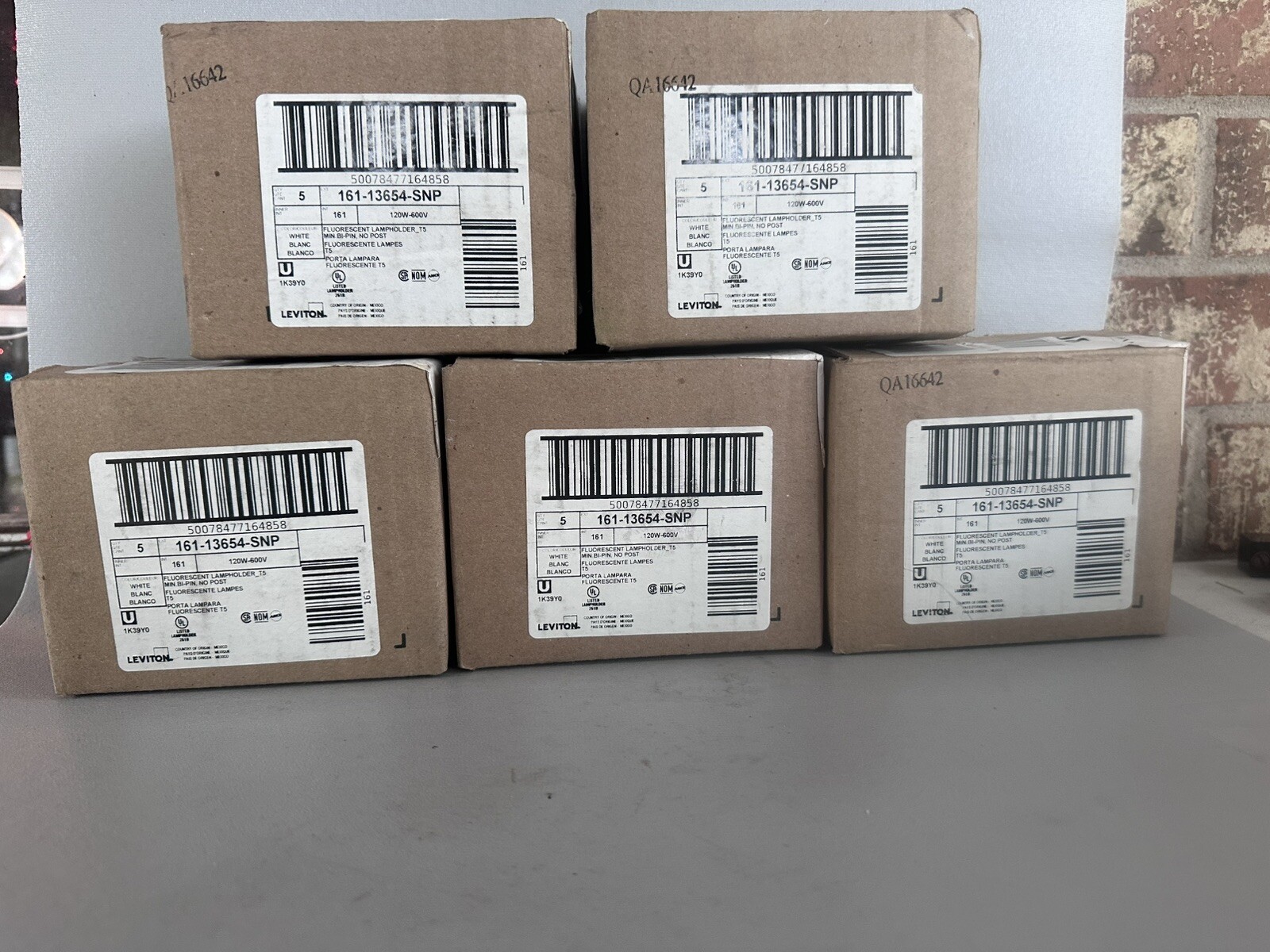 LEVITON 161-13654-SNP FLUORESCENT LAMPHOLDERS, (5 Boxes, 5 In Box )