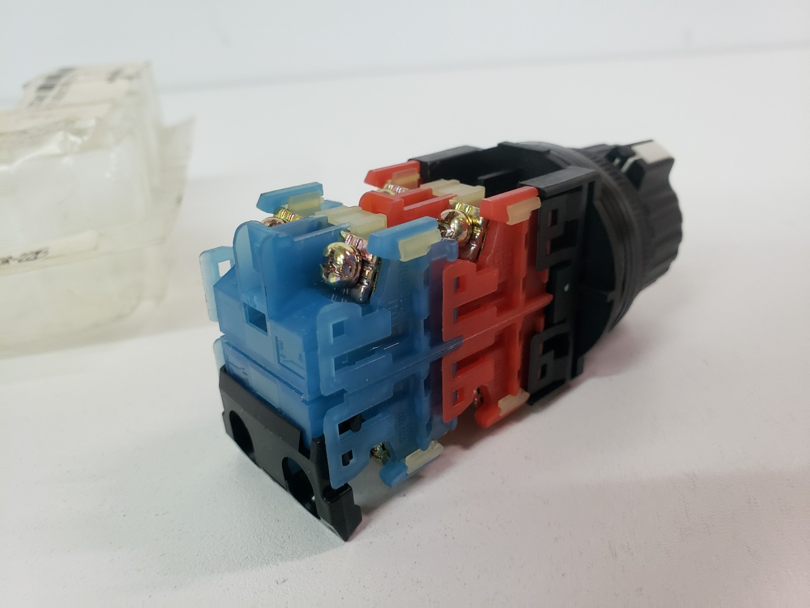 UNUSED – Fuji AR30S3R-22B Selector Switch
