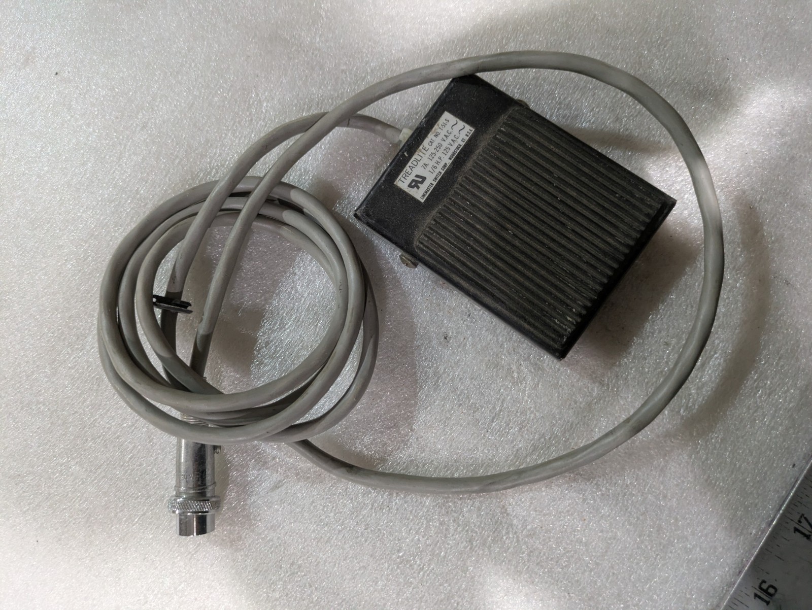Linemaster T-51-S Treadlite Foot Switch 125-250VAC 7A 1/6HP Pedal Industrial