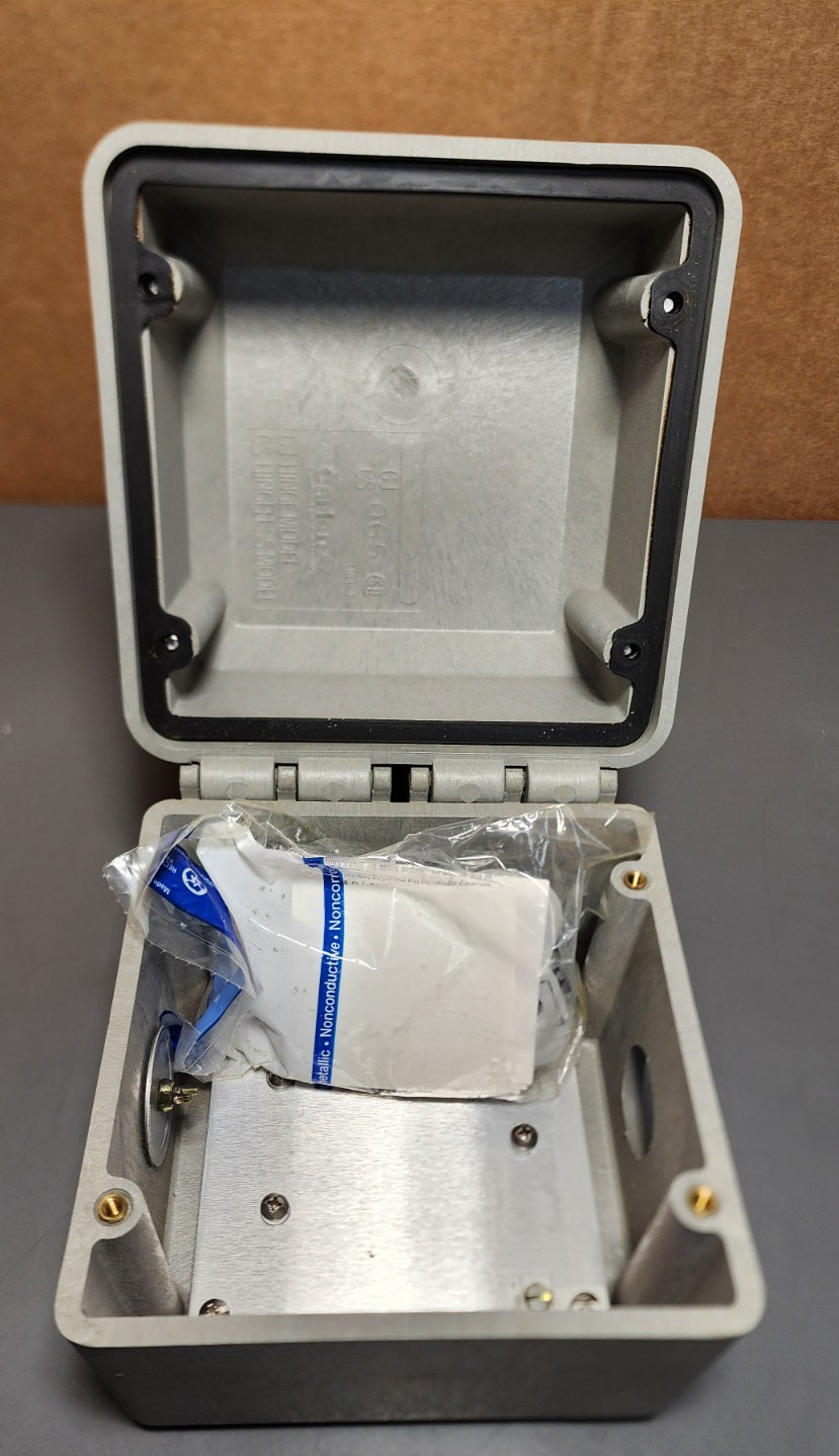 Carlon CJ665 Enclosure (Qty 2) Please Read *PS