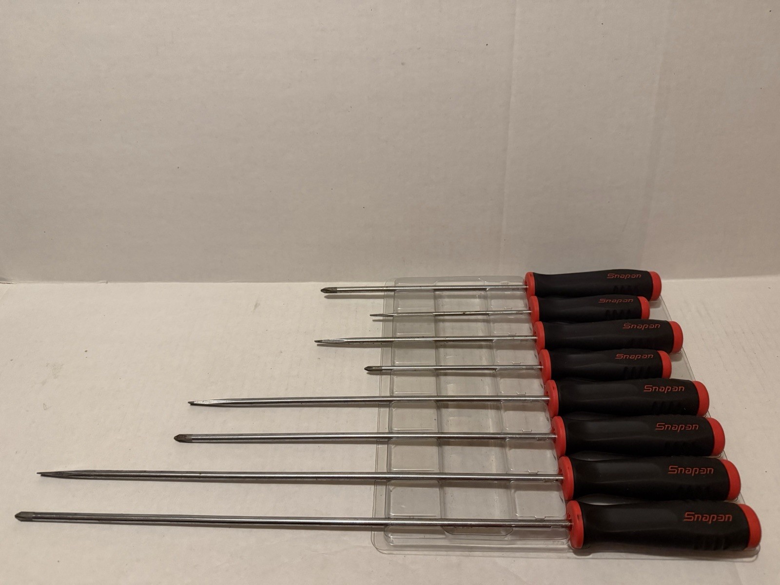 SNAP ON TOOLS SGDXL80B R 8pc Red Soft Grip Cabinet Type Screwdriver Extra Long +