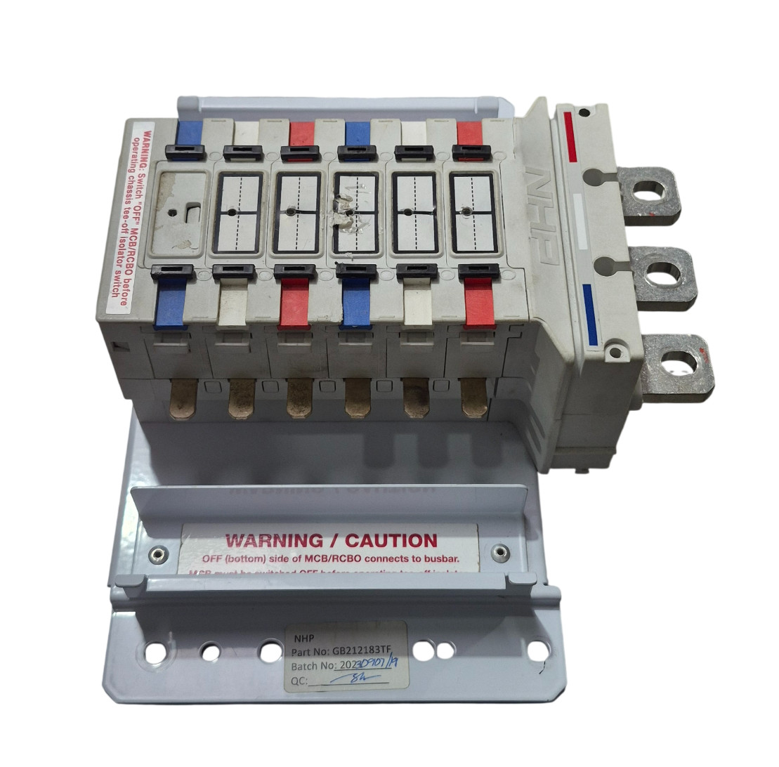 NHP GB212183TF POWERMAX GB Isolation Busbar Chassis DIN-T 250A 12 Way 3Pole Top