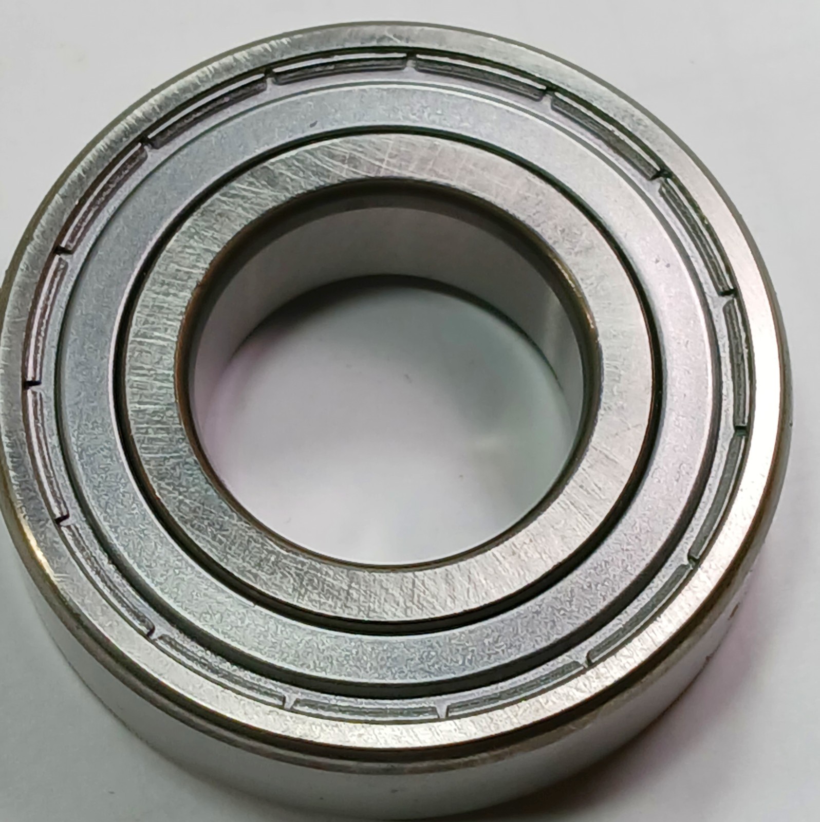 1 NEW SKF 6205-2Z/C3GJN RADIAL DEEP GROOVE BALL BEARING NNB ***MAKE OFFER***