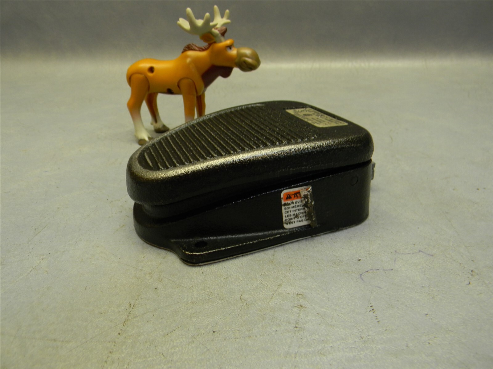 Linemaster 632-SC3 Clipper Foot Pedal Operator Switch