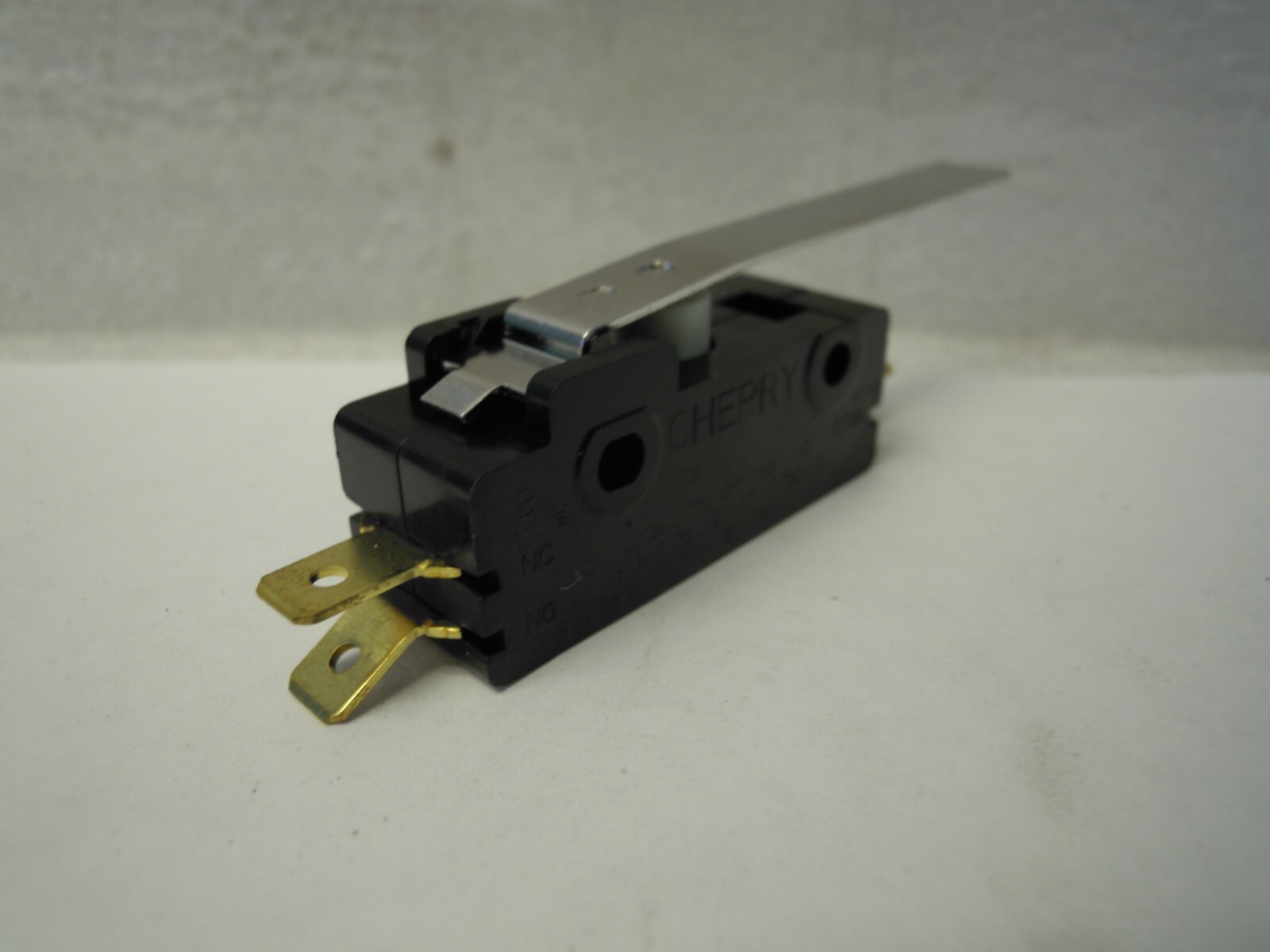 RAYMOND RA 939-352-203 SWITCH FORKLIFT LIFT PARTS TOTAL SOURCE CHERRY E13 *NEW