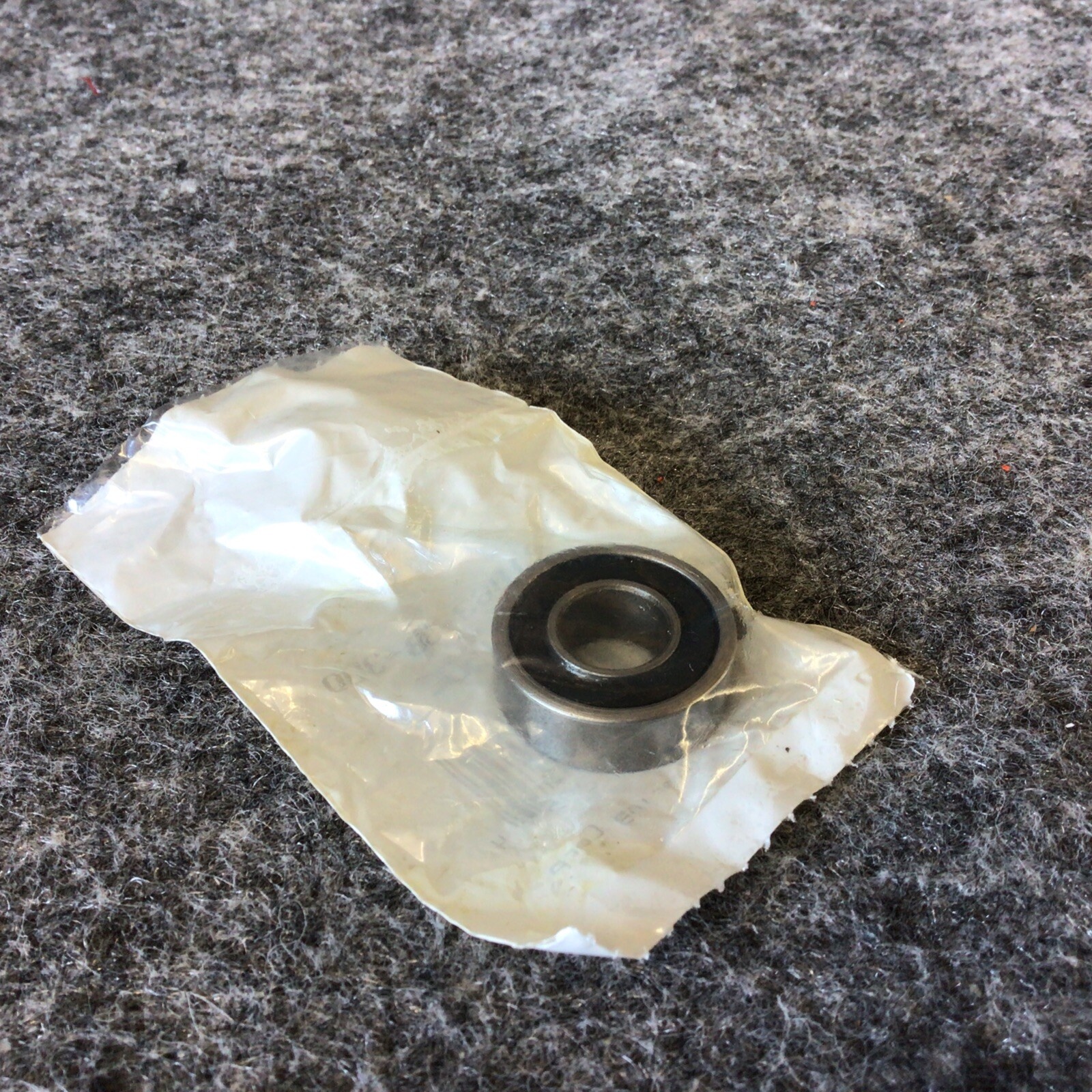 Lot of 13 General Bearing 21863-88 Double Sealed Ball Bearing New