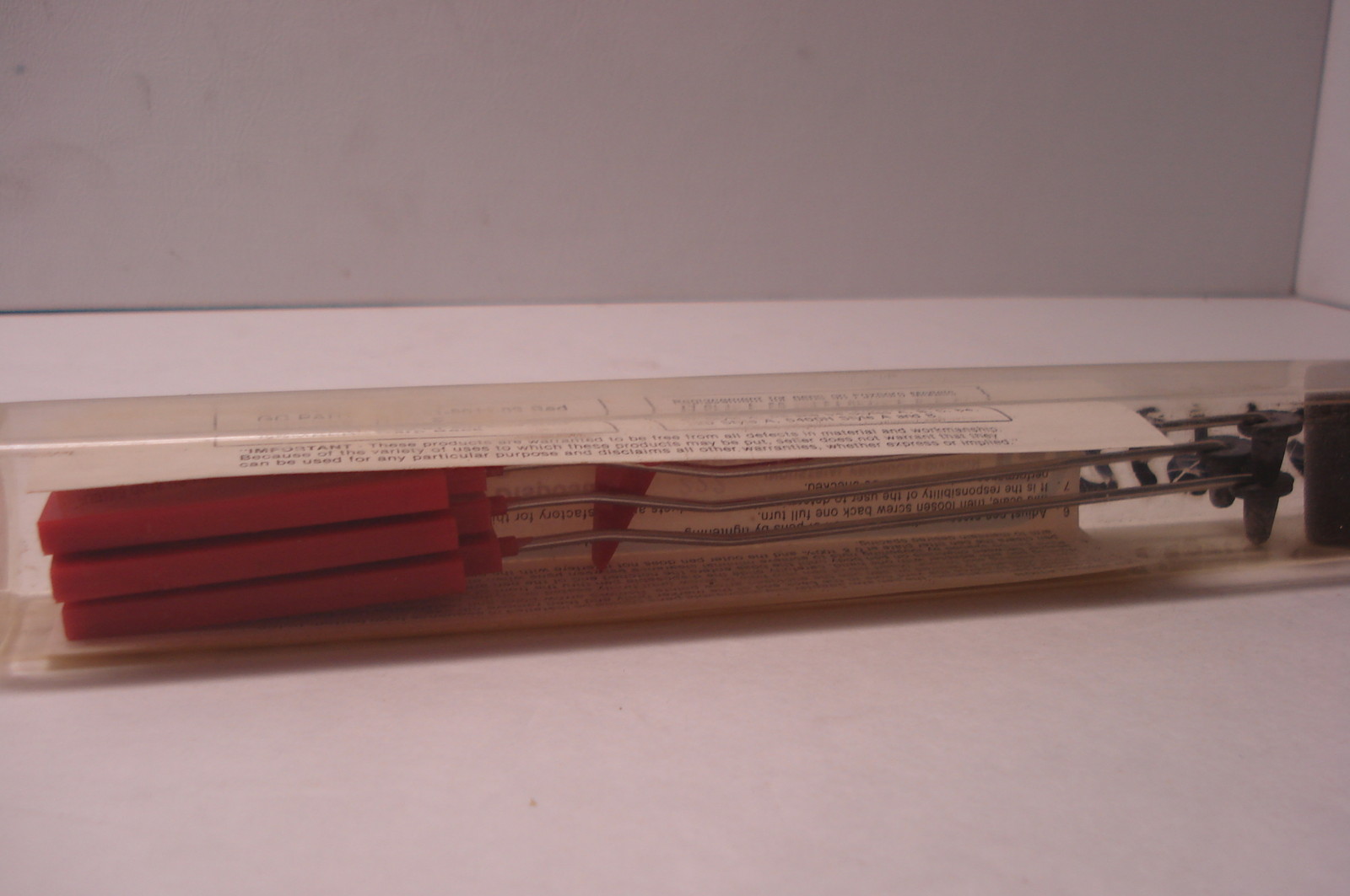 NEW GRAPHIC CONTROLS 82-51-5012-03 RED 3 PACK