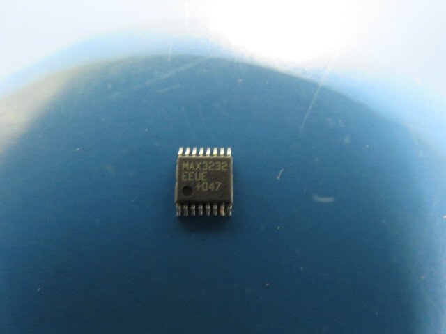 MAXIM MAX3232EEUE+ Qty of 10 per Lot RS-232 TRANSCEIVERS