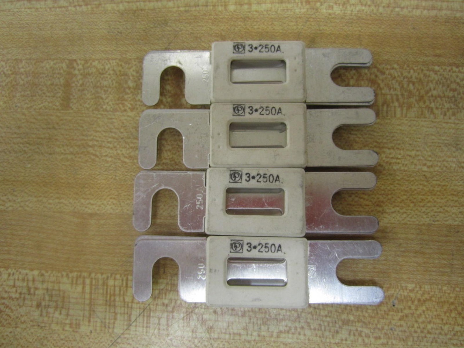 Part 3*250A 3250A Fuse 250 Amp Pack Of 4