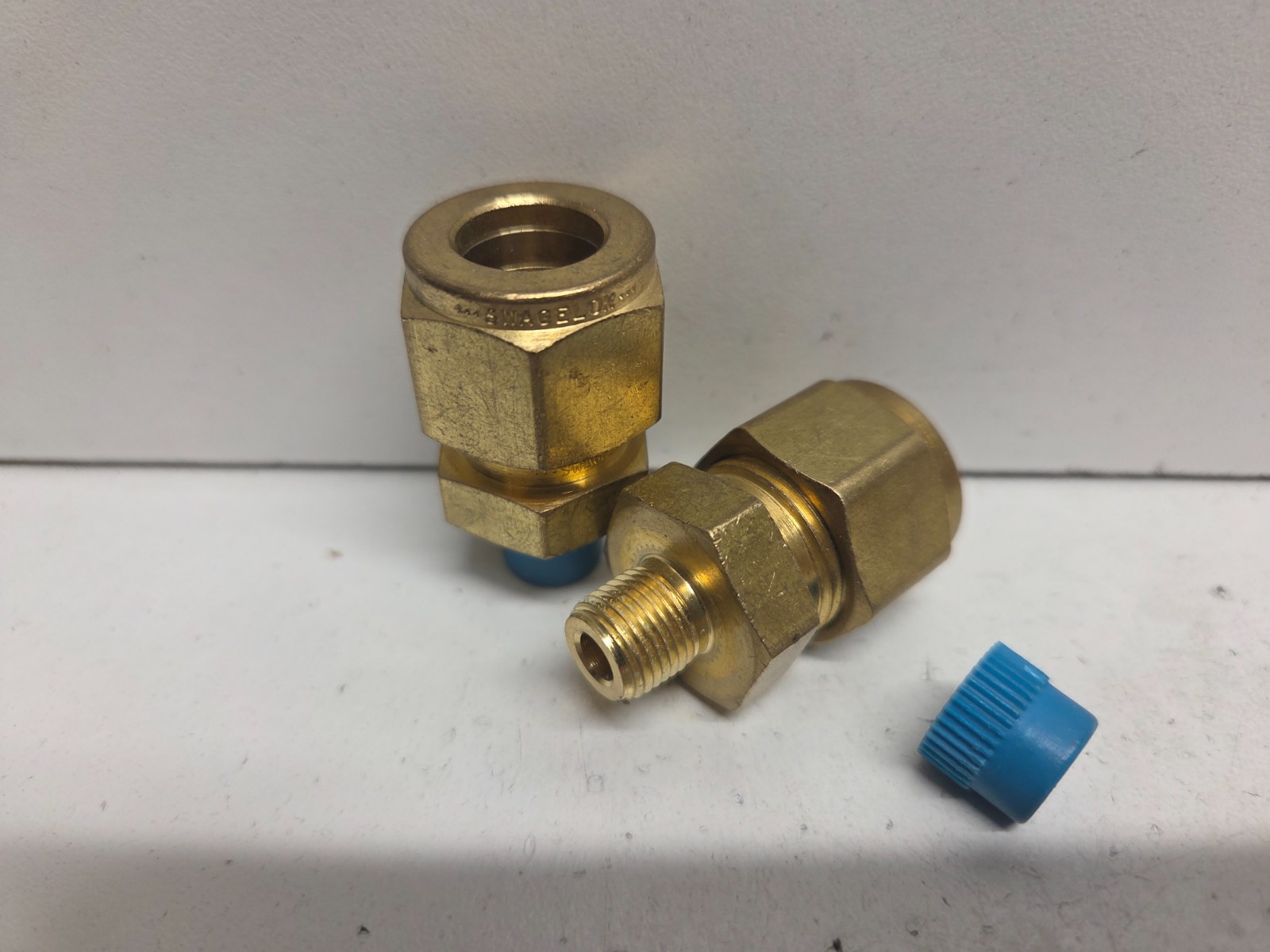 LOT OF 2 NEW NO BOX! SWAGELOK 1/2″ TUBE X 1/8″ MNPT FITTINGS B-810-1-2