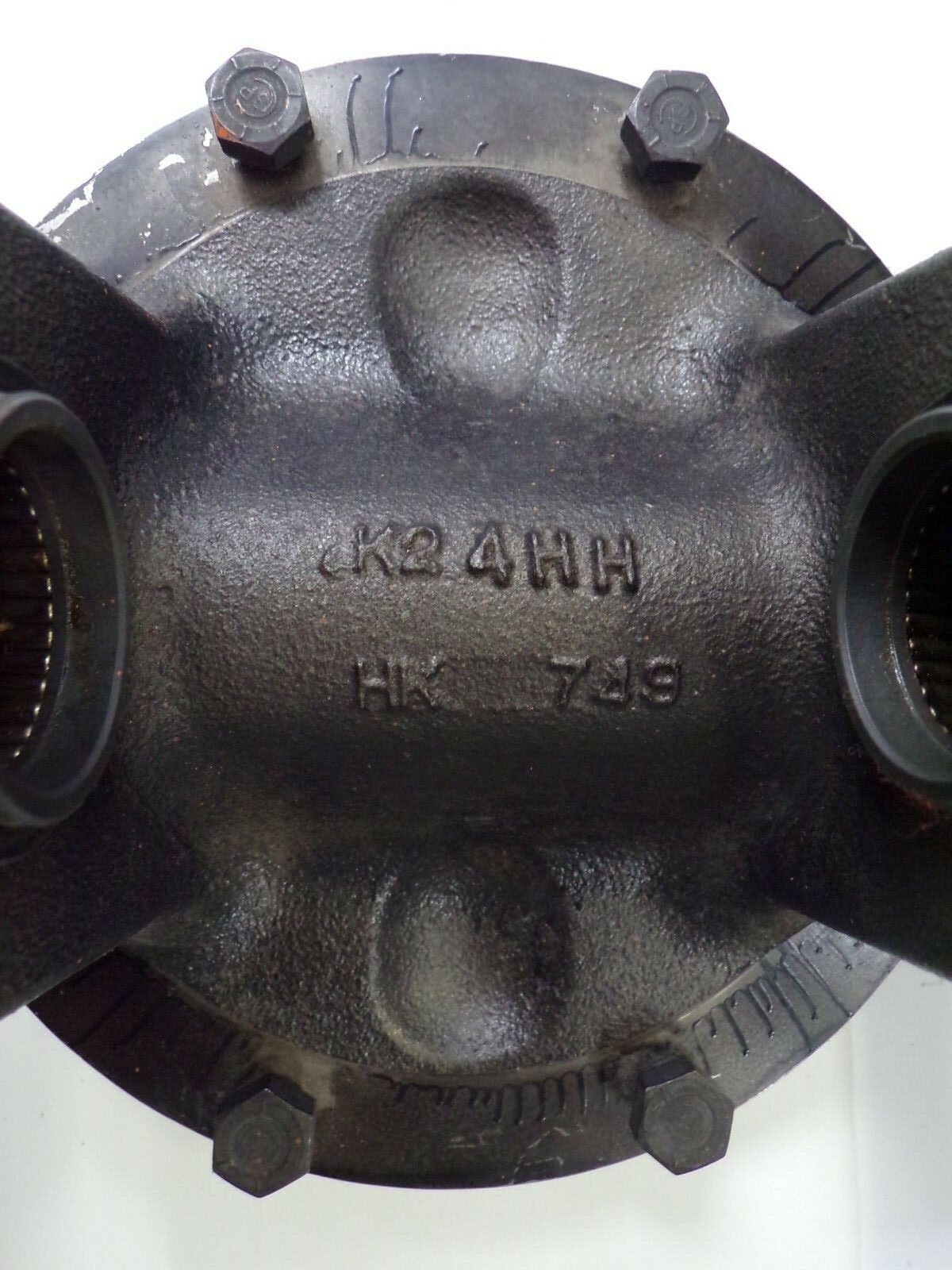 DRIVESHAFT FLANGE K2-4HH, HK 749 WITH BOLT TORQUES