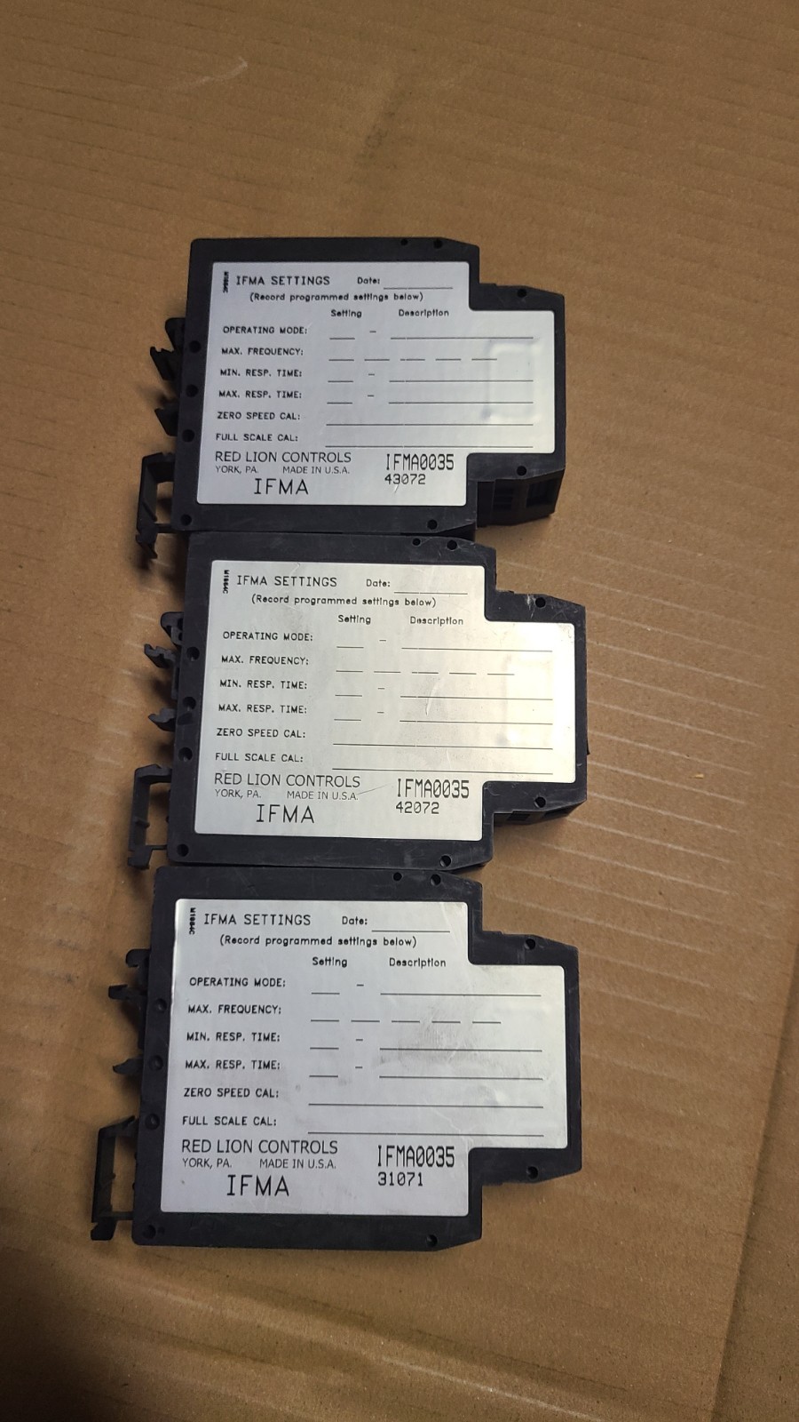 RED LION UNIVERSAL SIGNAL CONDITIONING CONVERTER IFMA0035