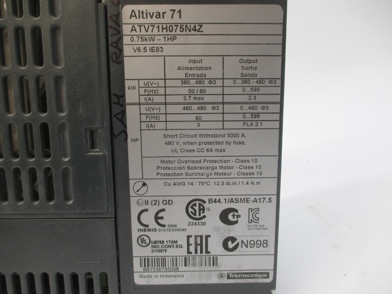 SCHNEIDER ELECTRIC ATV71H075N4Z 380-480V 3.7A UNMP