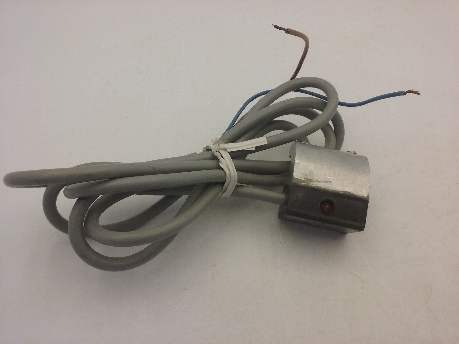 HOERBIGER 102237 PNEUMATIC CYLINDER SWITCH 0.5A 20W 30VA