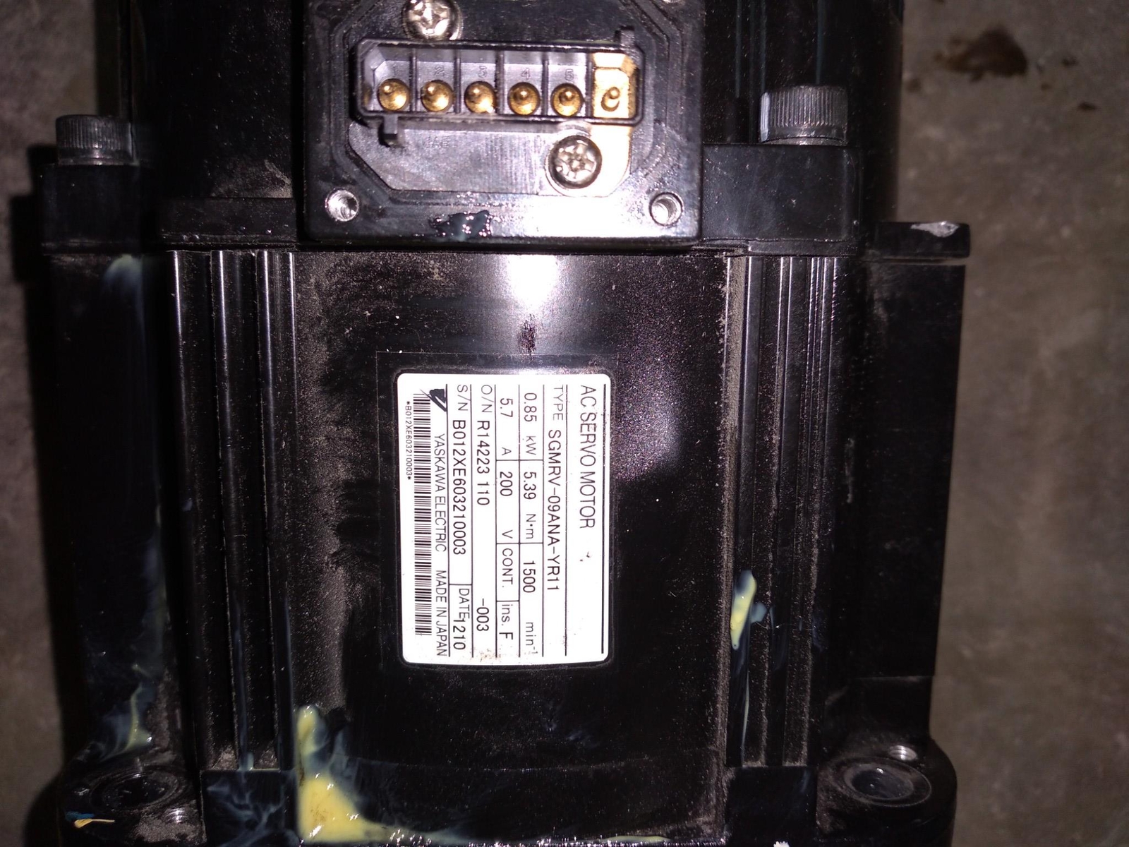 SGMRV-09ANA-YR11 0.85KW 5.7A 200V O/N R14223 110
