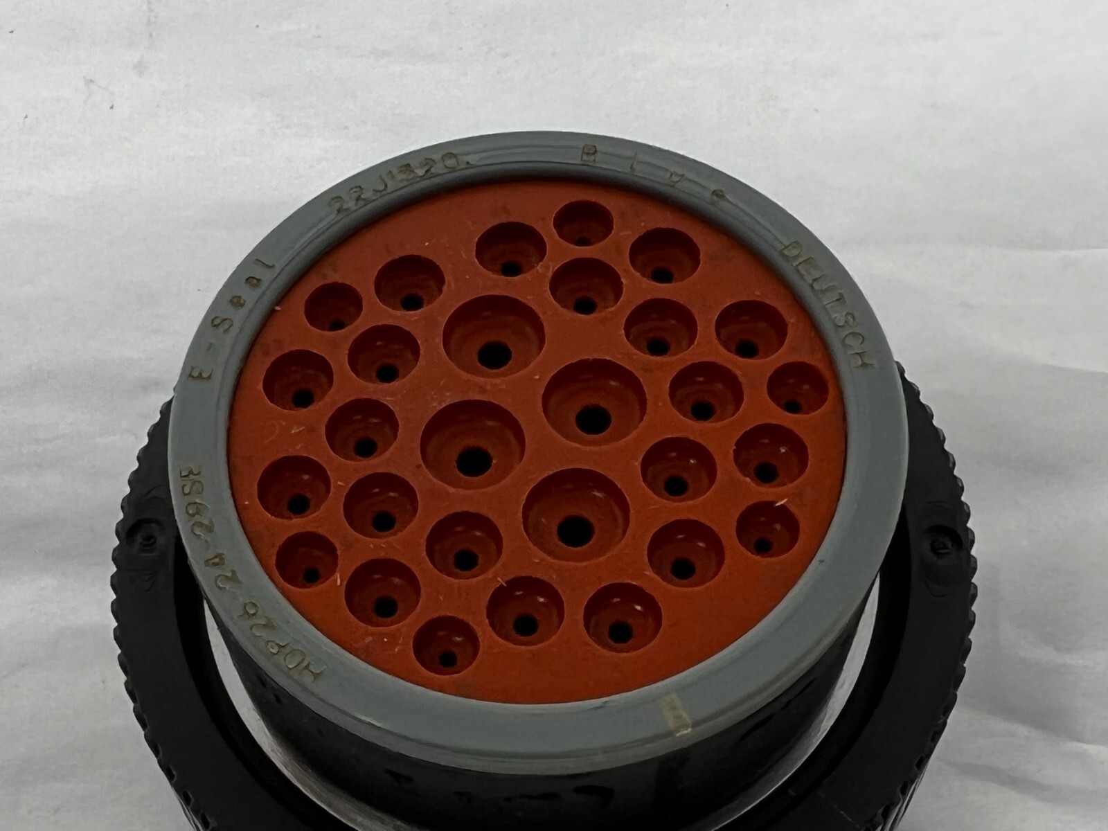 1 NEW Deutsch 29 Position Circular Connector Housing Part# HDP26-24-29SE