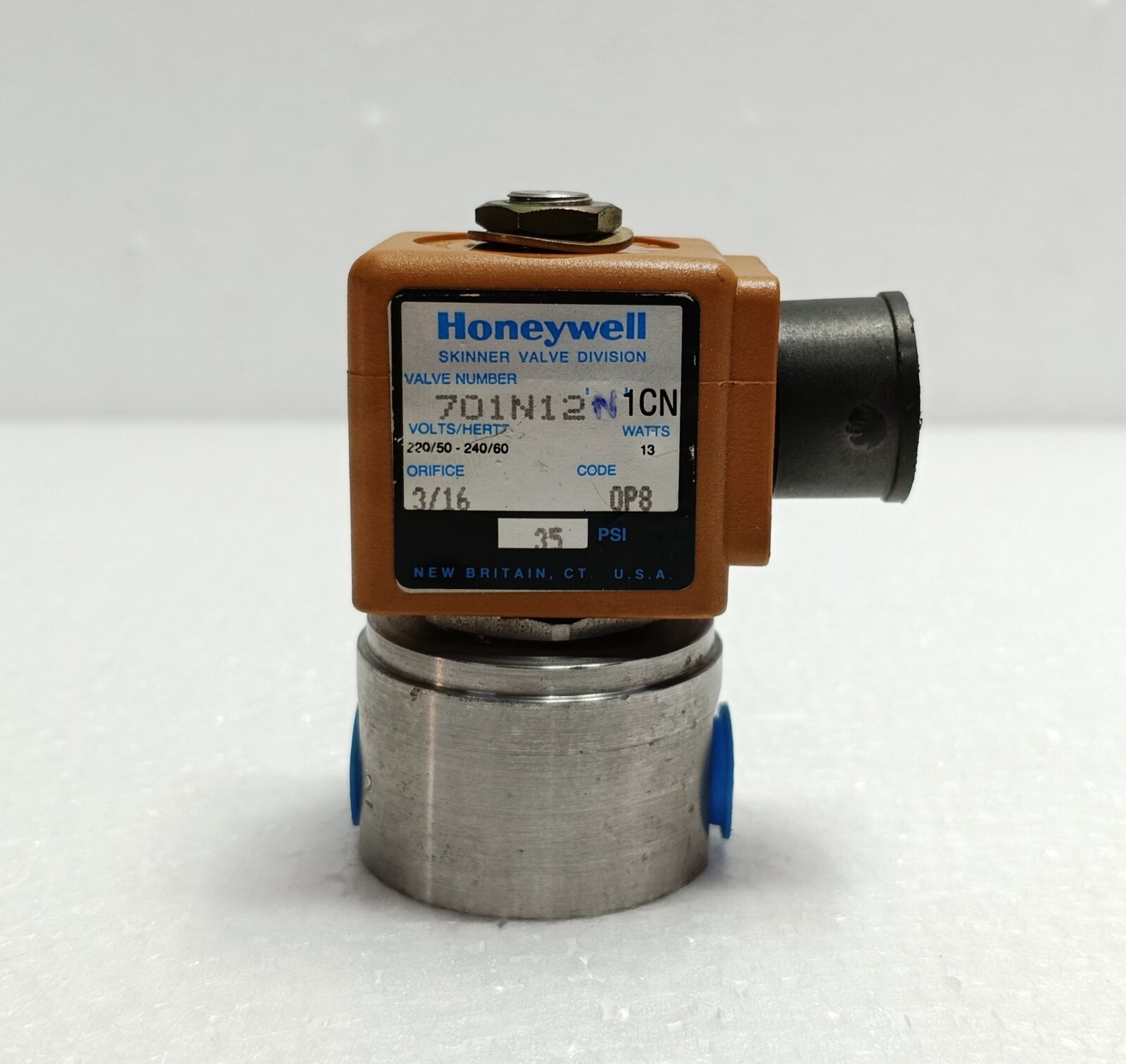 Honeywell Skinner Valve 701N12’N’1CN 220V 240V 13W 3/16″ Orifice | New Surplus