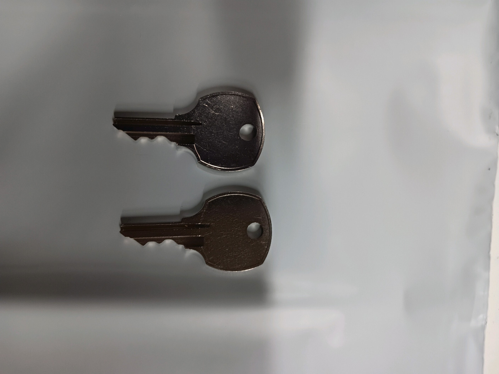 ALLEN BRADLEY A126 KEY SET OF 2 KEYS PANEL LOCK AMIGO SCOOTER FREE SHIPPING