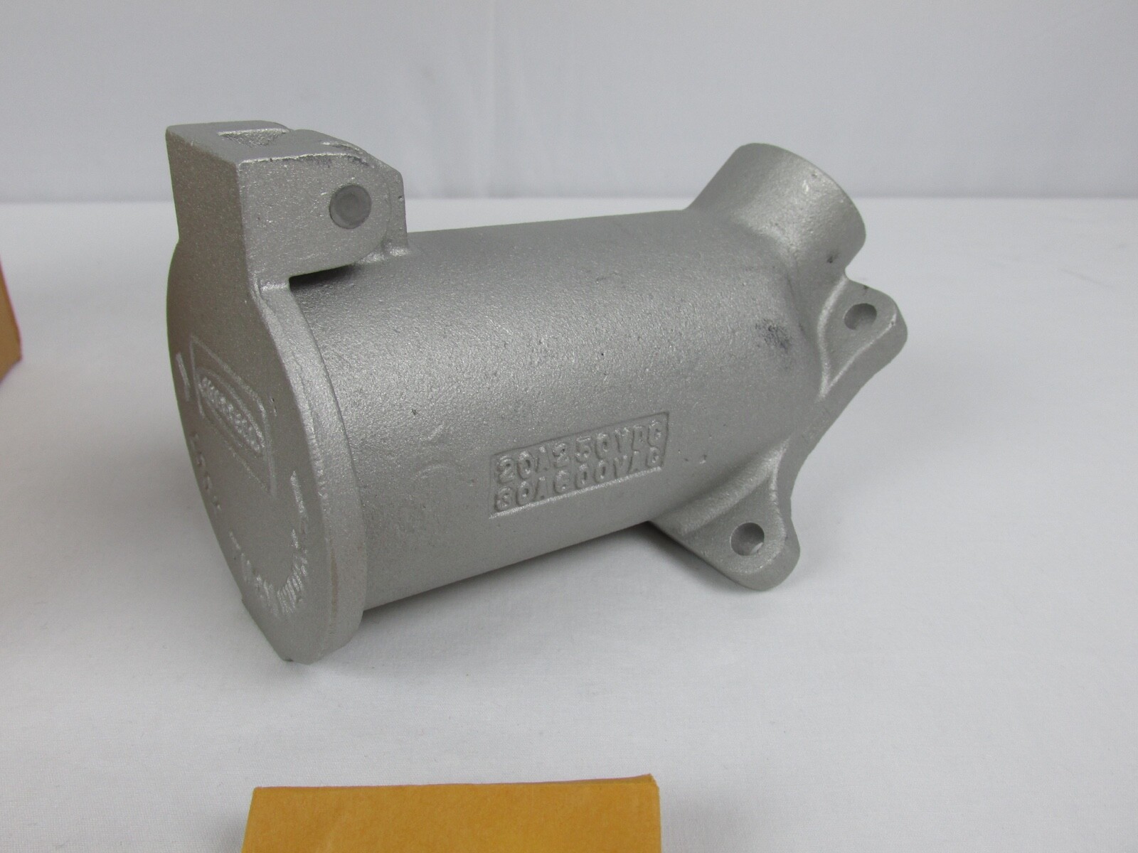 Hubbell 21447 Hubbellock Angle Weatherproof Inlet 30A/600VAC, 20A/250VDC NOS