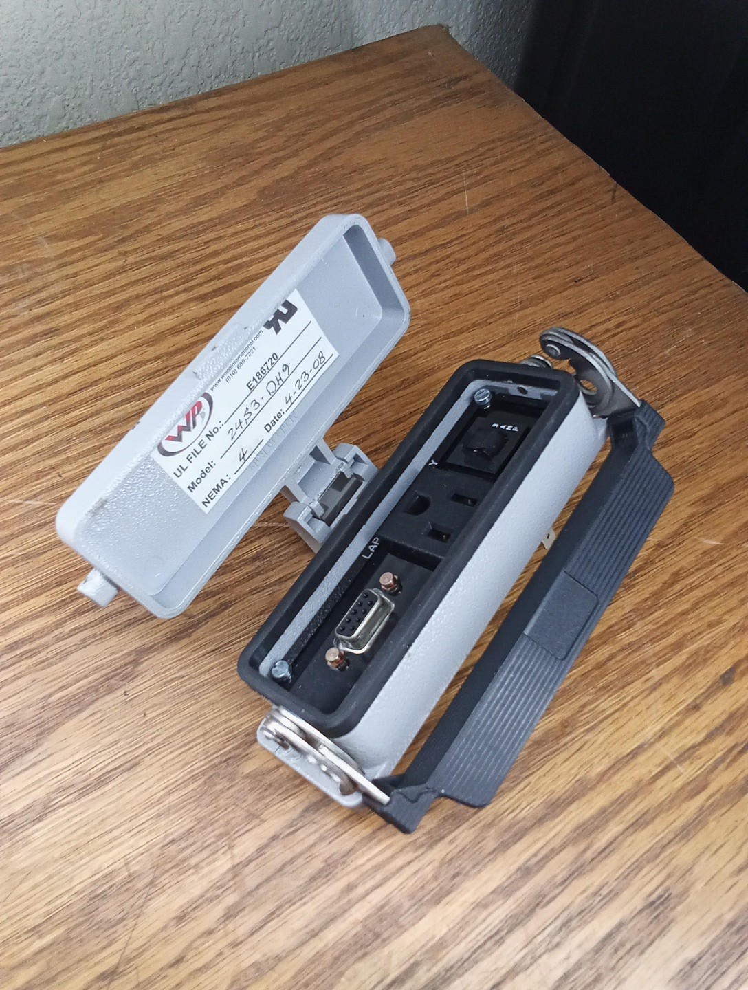 Weco International E186720 Custom Terminal