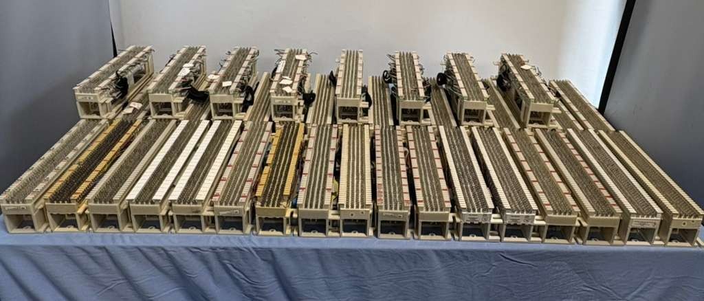 *LOT OF 42* The Siemon Company 50 Pair Punch Down Block Part S66M1