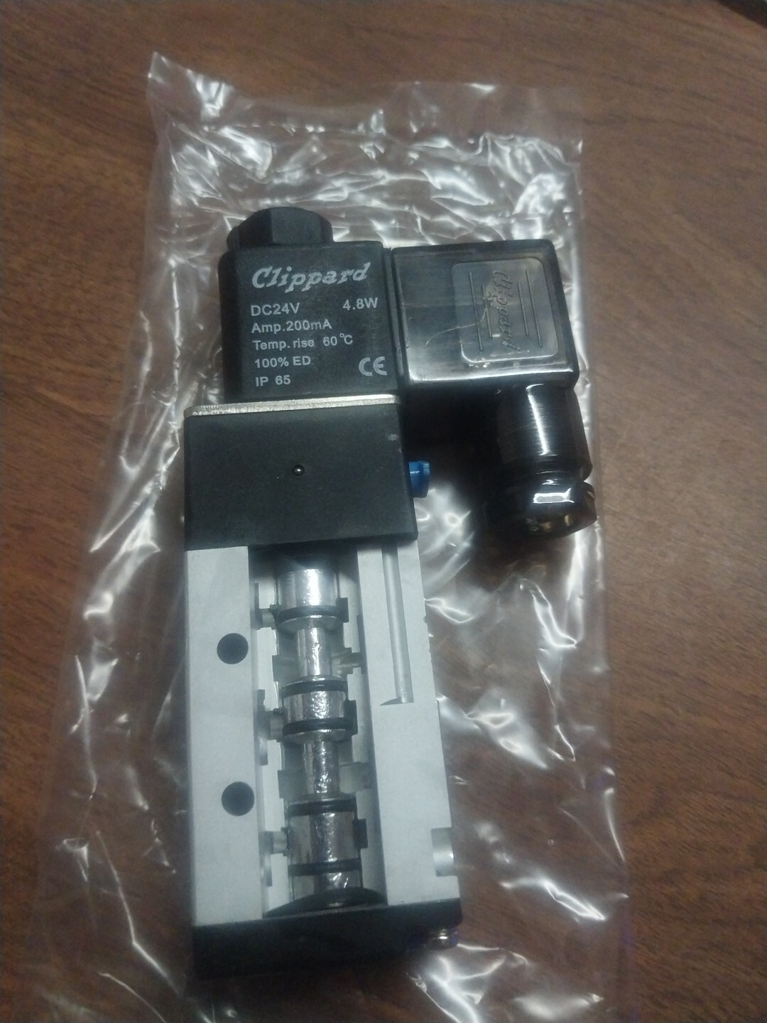 Clippard Maximatic MME-3QES-CT D024 24vdc 19 M6 Coil Style Din