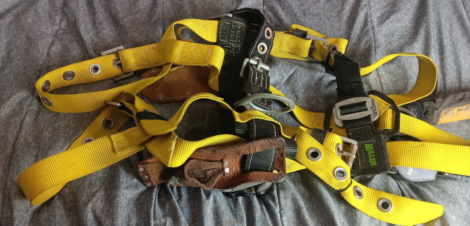 MILLER 6414NH/SBK FULL BODY HARNESS SIZE Small With 2 Nanoloks