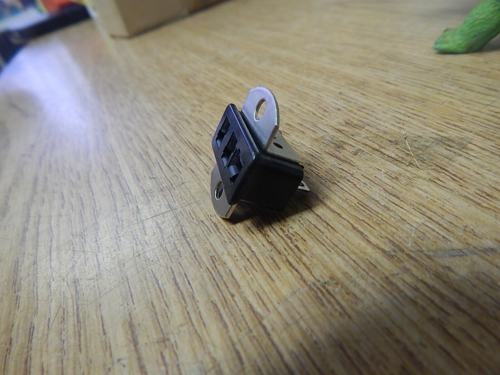 Beau Cinch Jones Bean Molex P-3303-AB 3-Pin Socket Connector 0103
