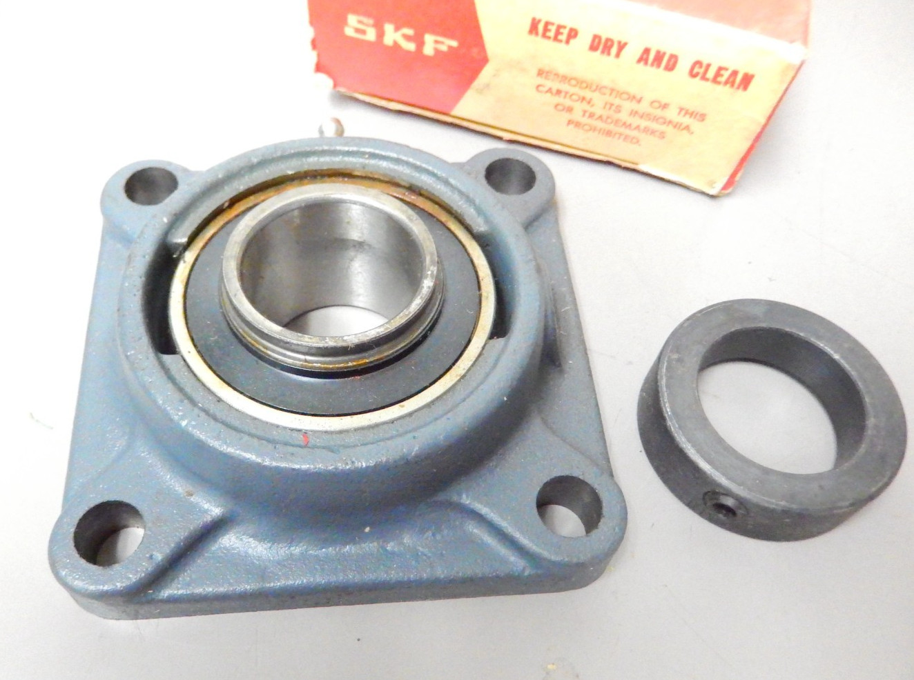 SKF F4B-107-FM Flange Mount Bearing 4 Bolt With Collar 1-7/16″ Bore