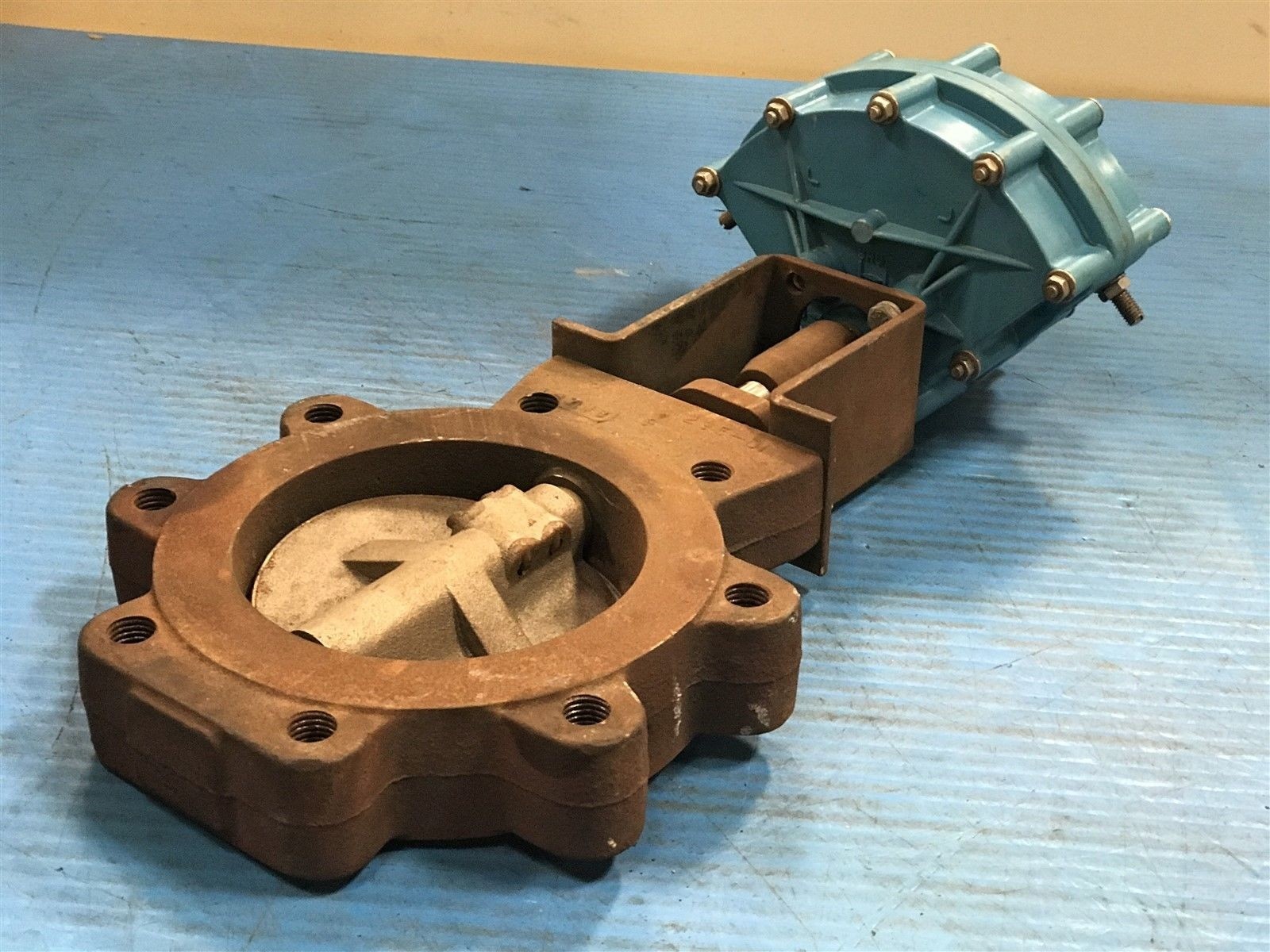 USED JAMESBURY 6 815L-11-21EH-TT BUTTERLY VALVE WITH V150 ACTUATOR (4C)