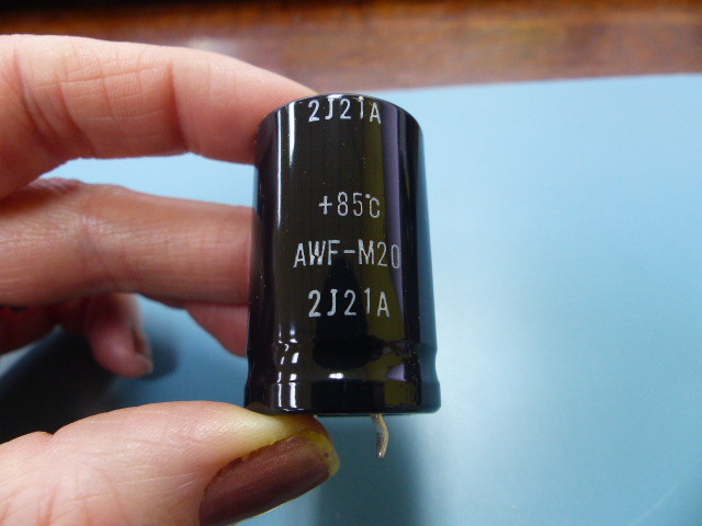 Marcon CEAWF1A333M20 Qty of 10 per Lot 33000uf 10v SI 24x40mm 85 deg. Marco