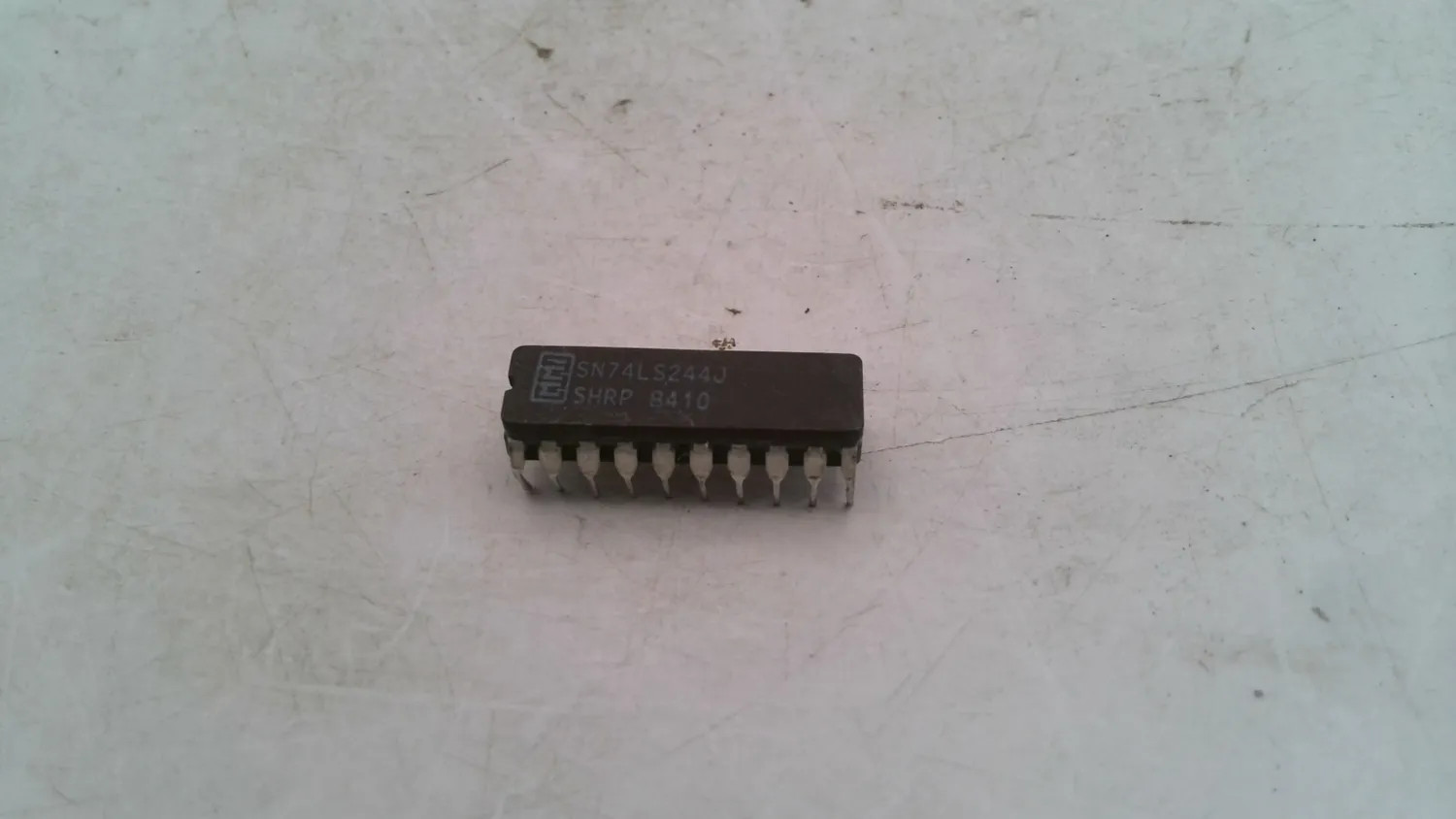 ADVANCED MICRO DEVICES SN74LS244 TTL OCTAL BUFFER DIP IC