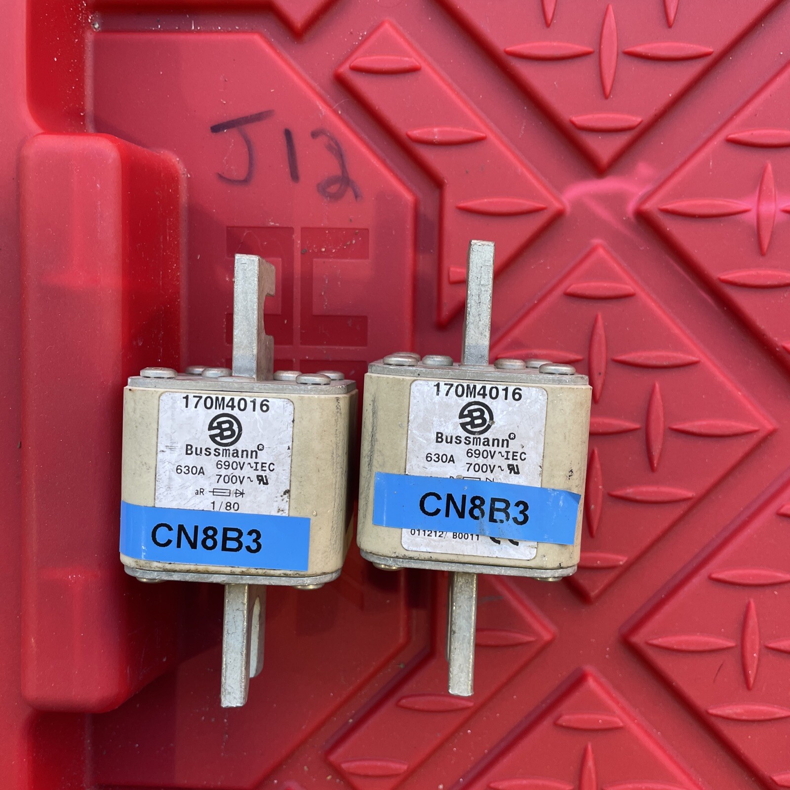 (2) Eaton Bussmann 170M4016 17OM4016 630A 690V Fuse