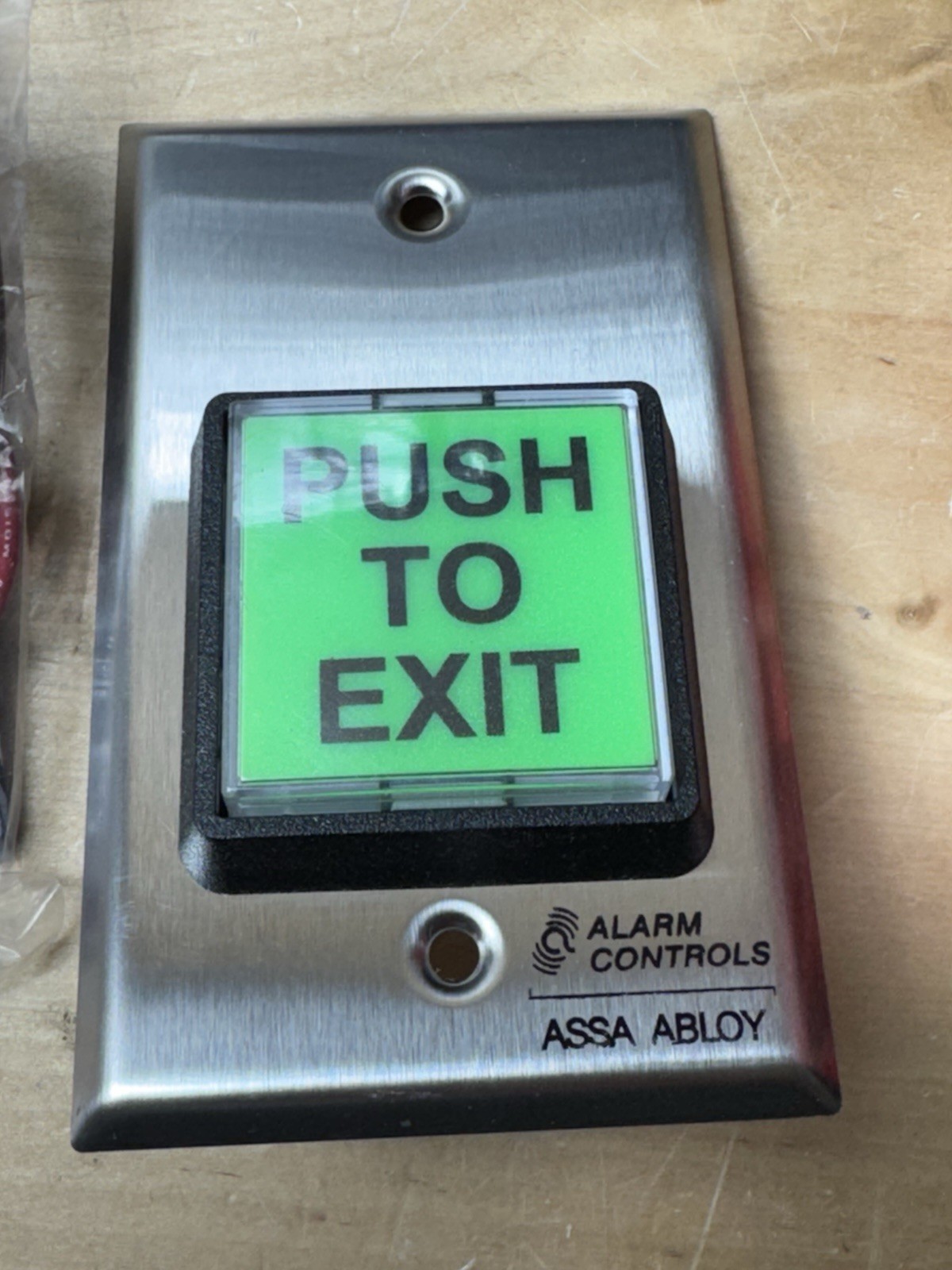 ALARM CONTROLS TS-2 PUSH BUTTON RTE (ILLUM) SPDT