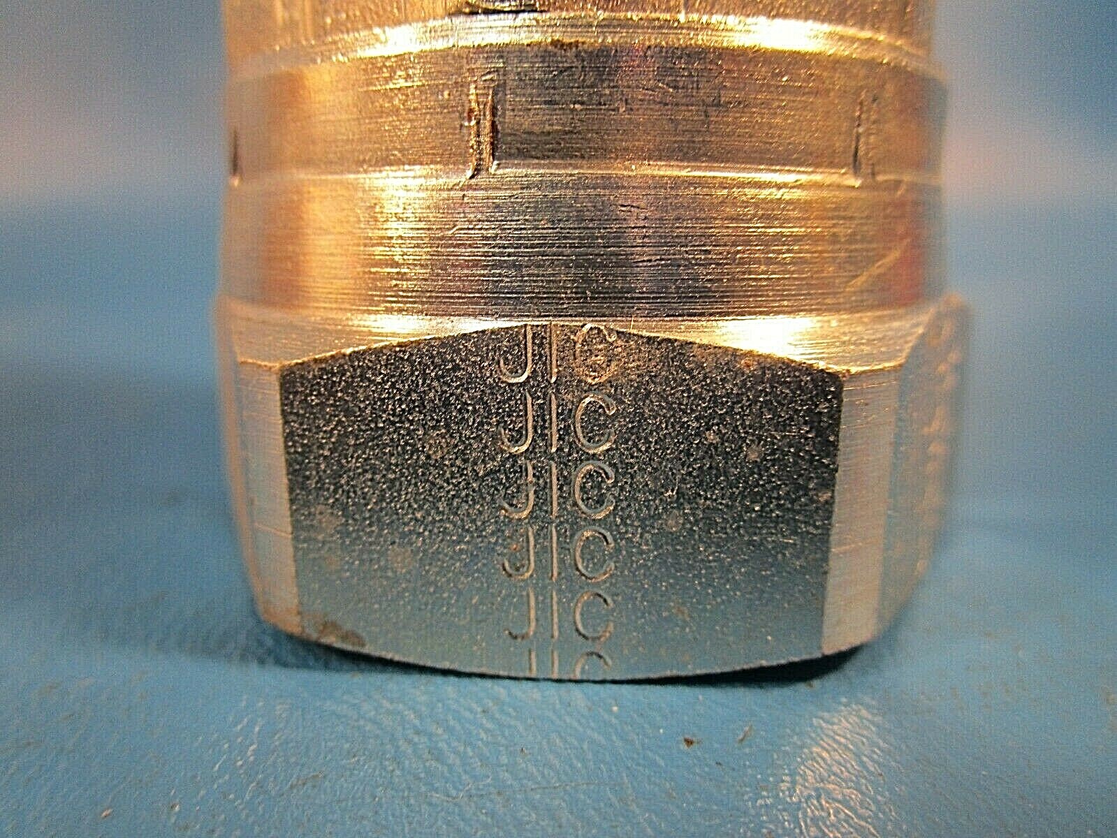 Parker 10671-20-16 Fitting Parkrimp Permanent Straight Female JIC, 37 DEG Swivel