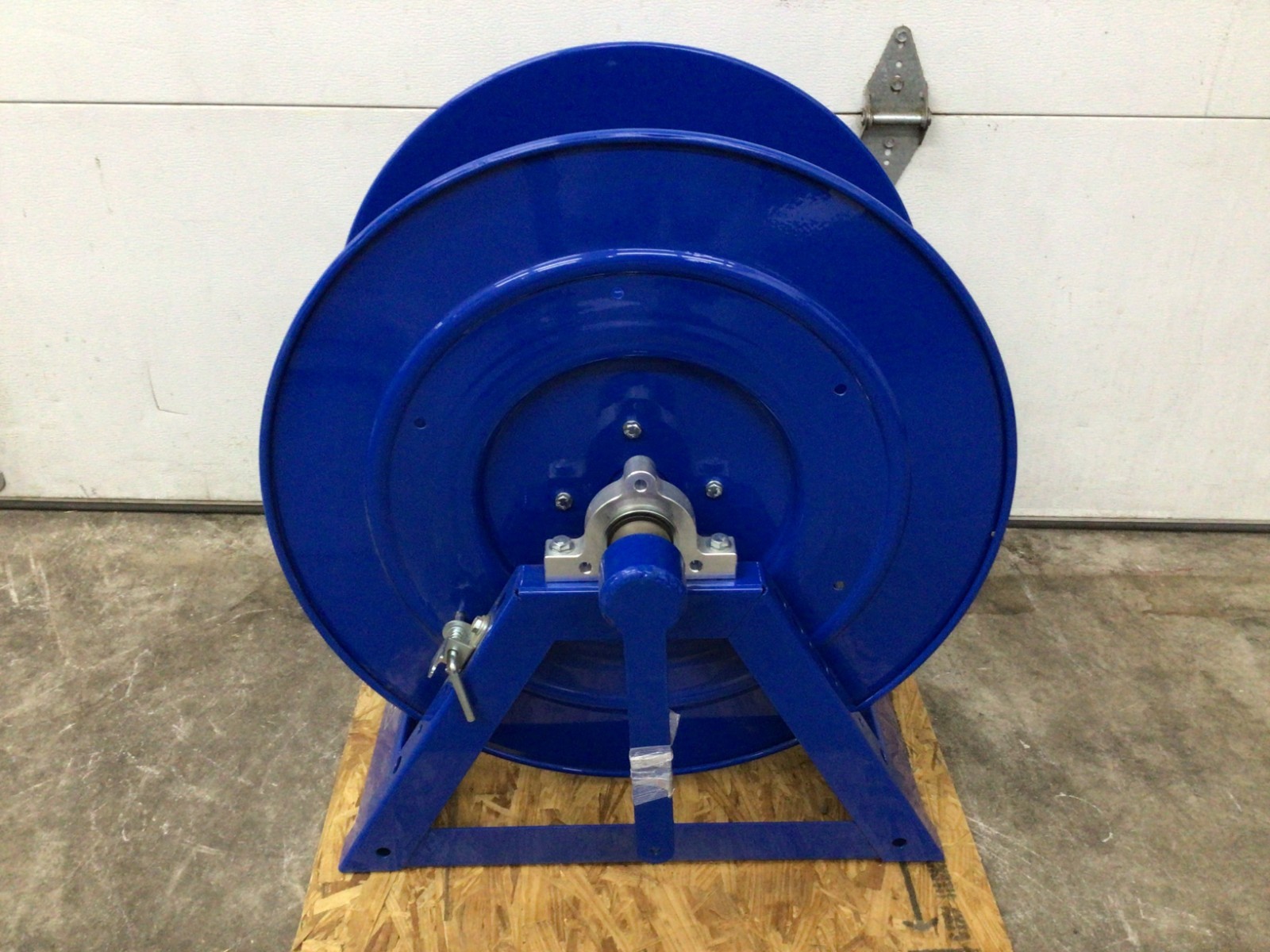 Coxreels Hand Crank Hose Reel,1-1/2×50 1185-1124 Coxreels 1185-1124 674255833555