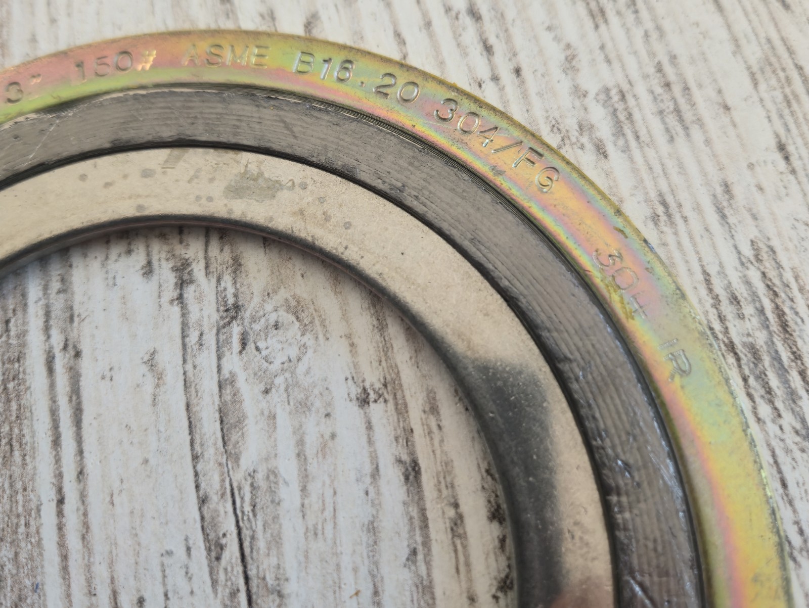 Teadit Spiral Wound Gasket 6″ 150# ASME B16.20 304 Stainless Steel / FG