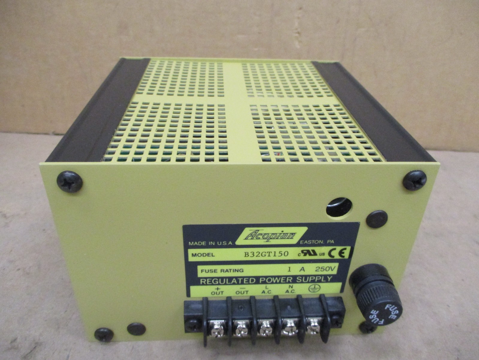 New Open Box Acopian B32GT150 1A 250V Fuse Regulated Power Supply 53708DN