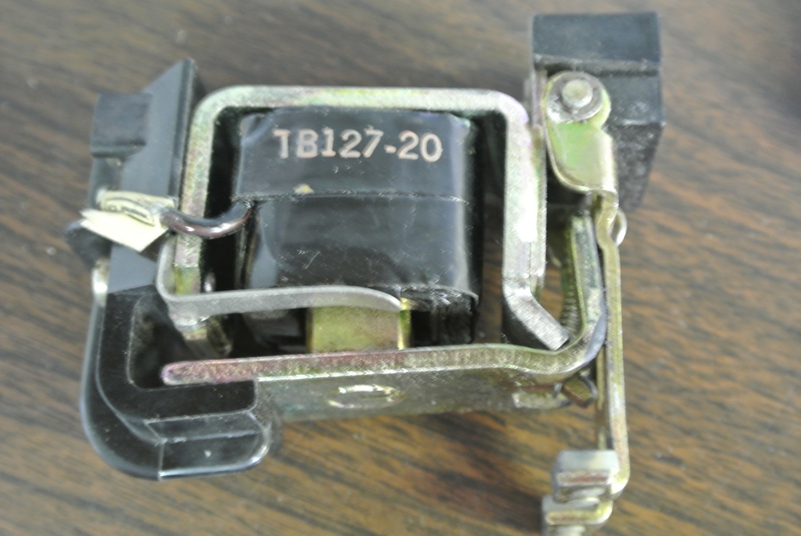 SYLVANIA / JOSLYN CLARK KPMH-12 LATCH MECHANISM for PM RELAY LINE NEW SURPLUS