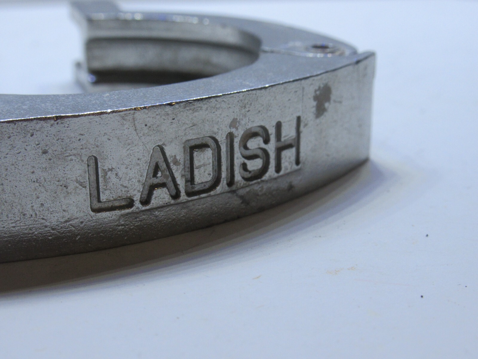 (NEW) TRI-CLOVER 3-1/4″ x 3″ (Approx) Ladish Stainless S/S Sanitary Flange Clamp